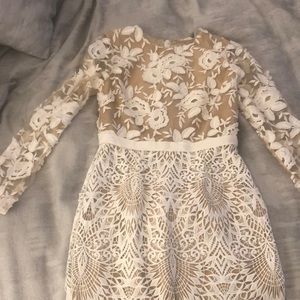 LIKE NEW ML Monique Lhuillier Calypso Sold Out